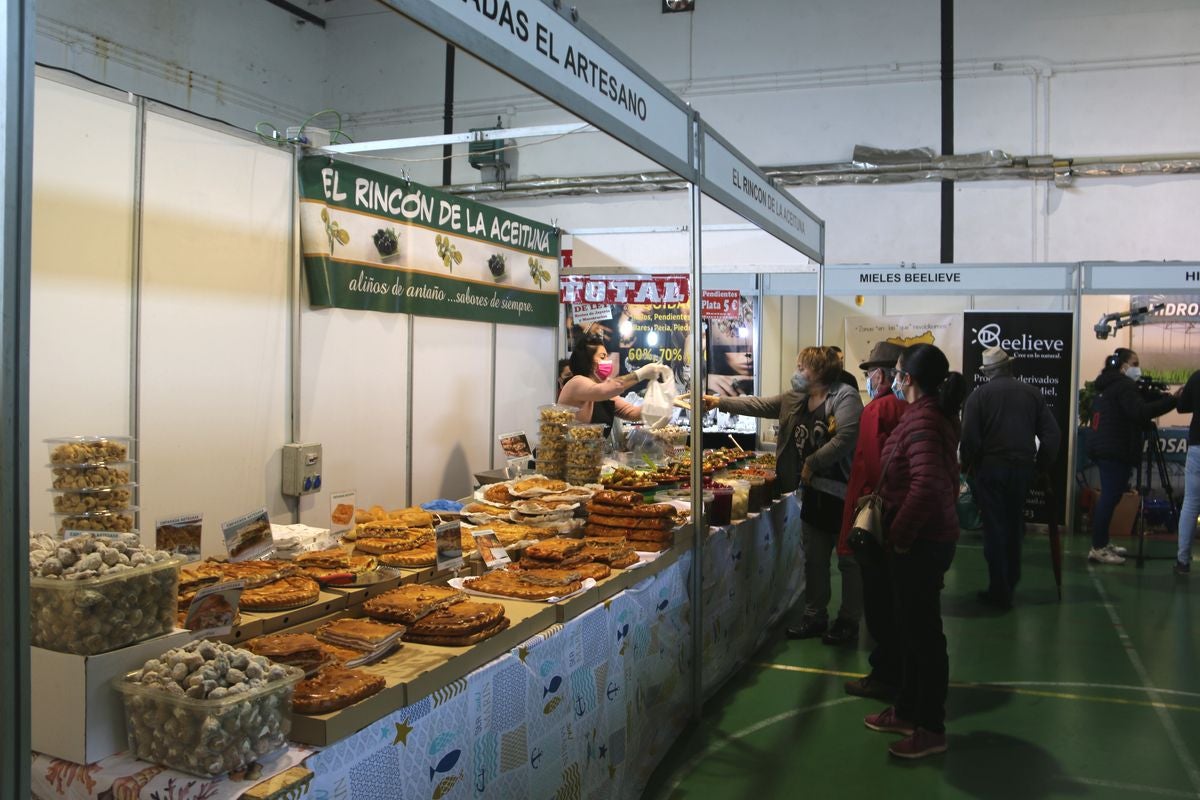 Mas de 70 stands de productos se han dado cita en la 48 edición de la Feria de San Simón en Sahagún.