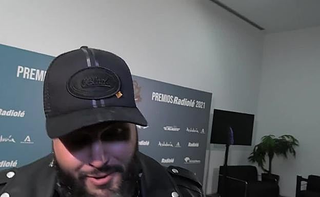 Kiko Rivera recibe su primer Premio de manos de Radiolé