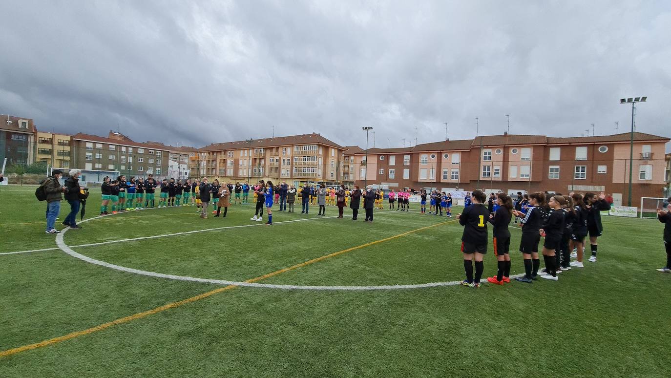 La I Copa Diputación de fútbol femenino ha servido para realizar un tributo a una de las grandes impulsoras de este deporte en la provincia