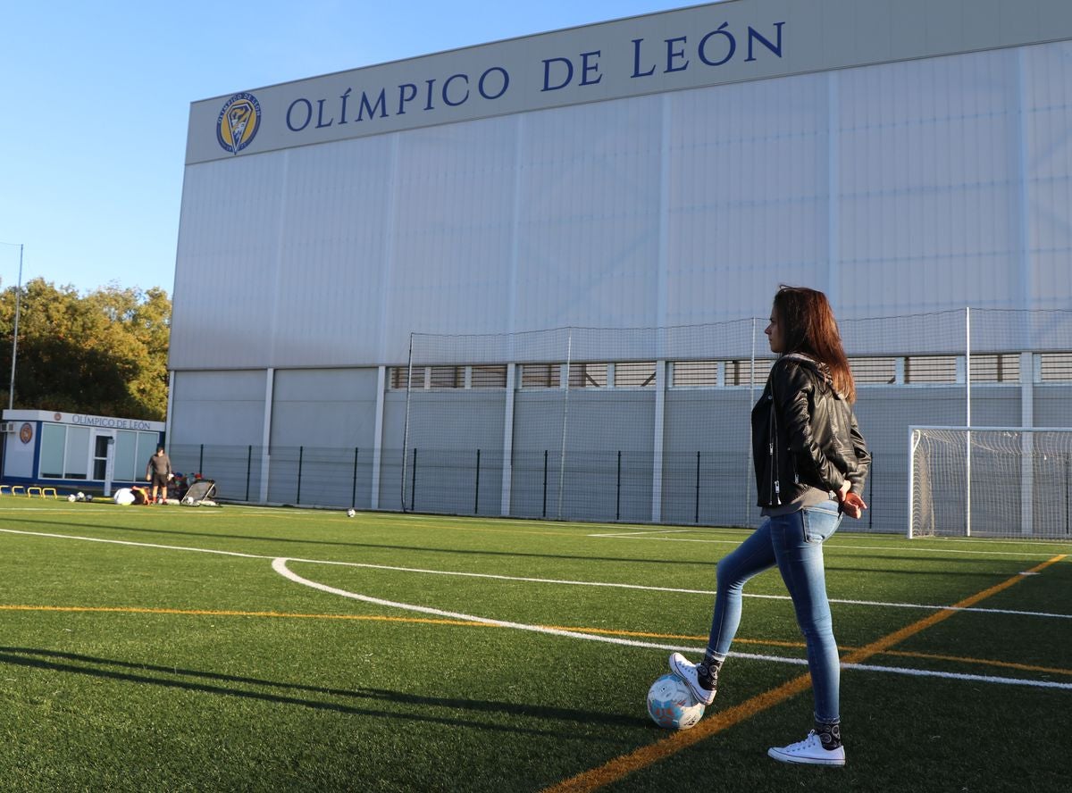 El Olímpico de León ha sido reconocido en los premios leonoticias 'Haz Huella' por su apuesta y promoción del fútbol femenino en León.