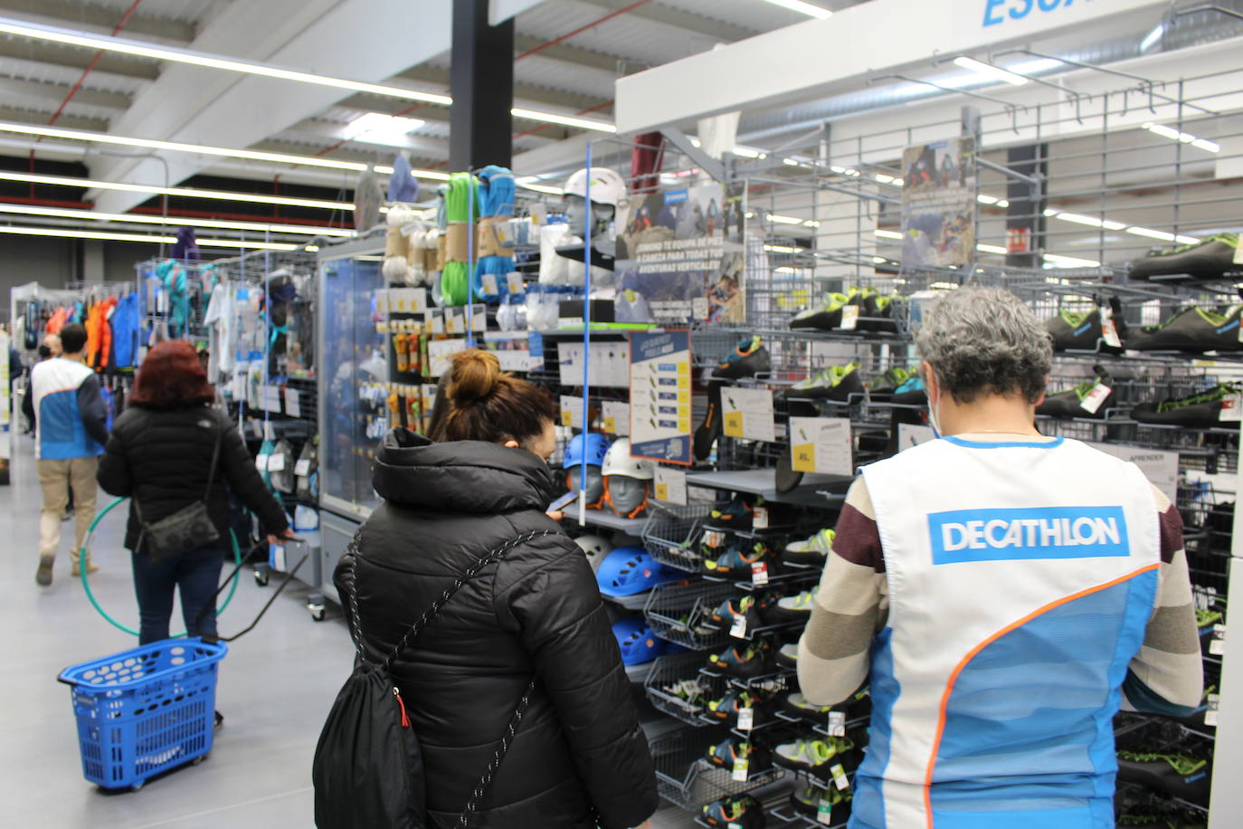 La tienda deportiva abre sus puertas este viernes 5 de noviembre con buena acogida por parte de los leoneses.