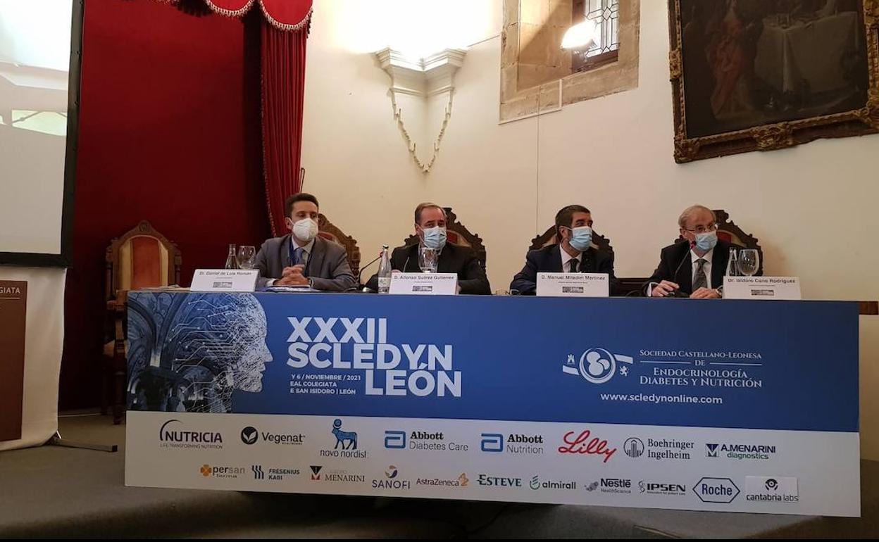 Una de las mesas celebradas durante el congreso.