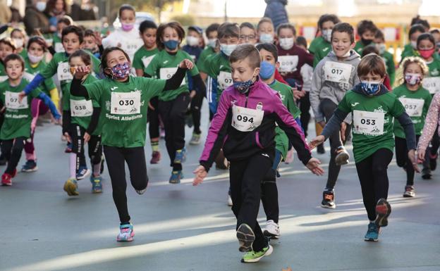 Galería. Imagen de un grupo de niños en la tarde de este sábado en Ordoño.