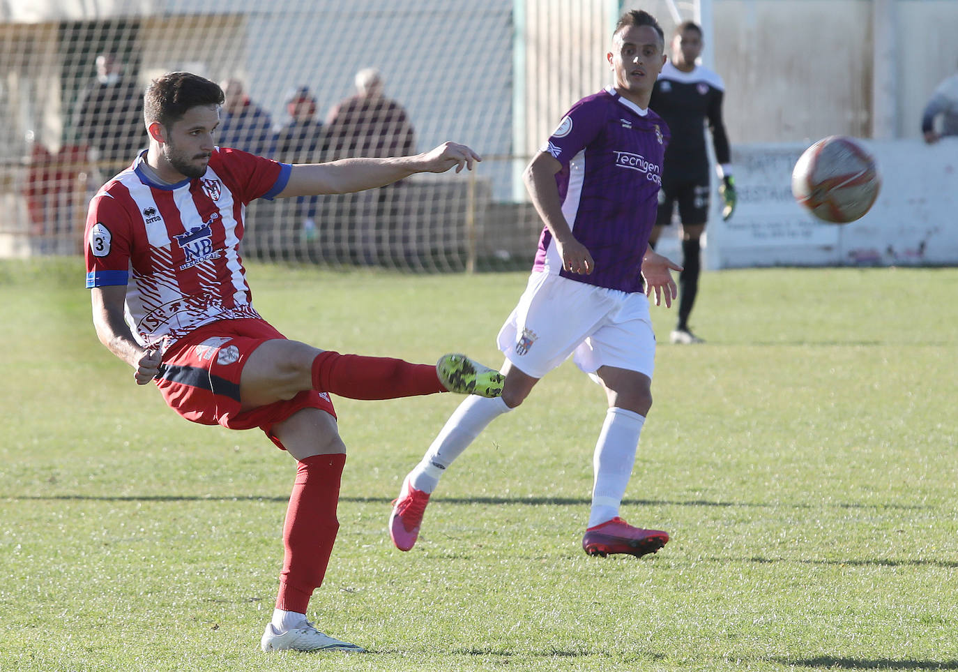 Un gol del jugador local Saúl decantó el partido del lado de los palentinos