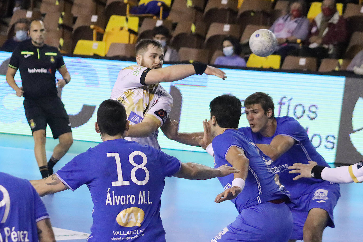 El conjunto leonés logró un importante triunfo en el derbi.