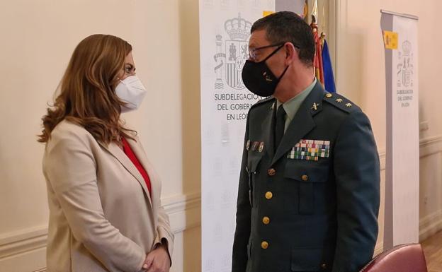 La delegada del Gobierno en Castilla y León, Virginia Barcones; y el teniente coronel de la Guardia Civil, Julio Gutiérrez.