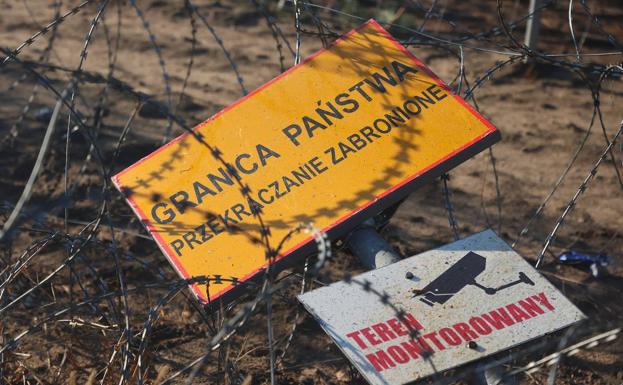 Carteles tirados de la frontera de Polonia con Bielorrusia.