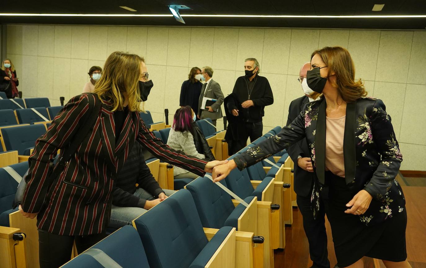 La consejera en su visita al CES. 