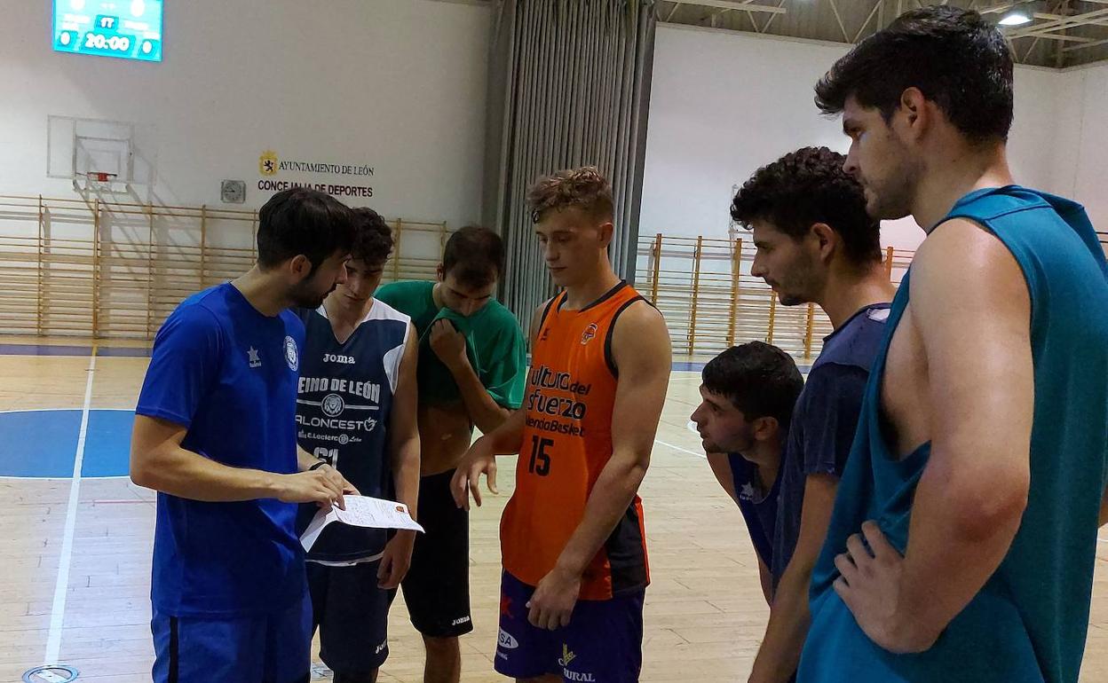 Uno de los entrenamientos de Reino de León.