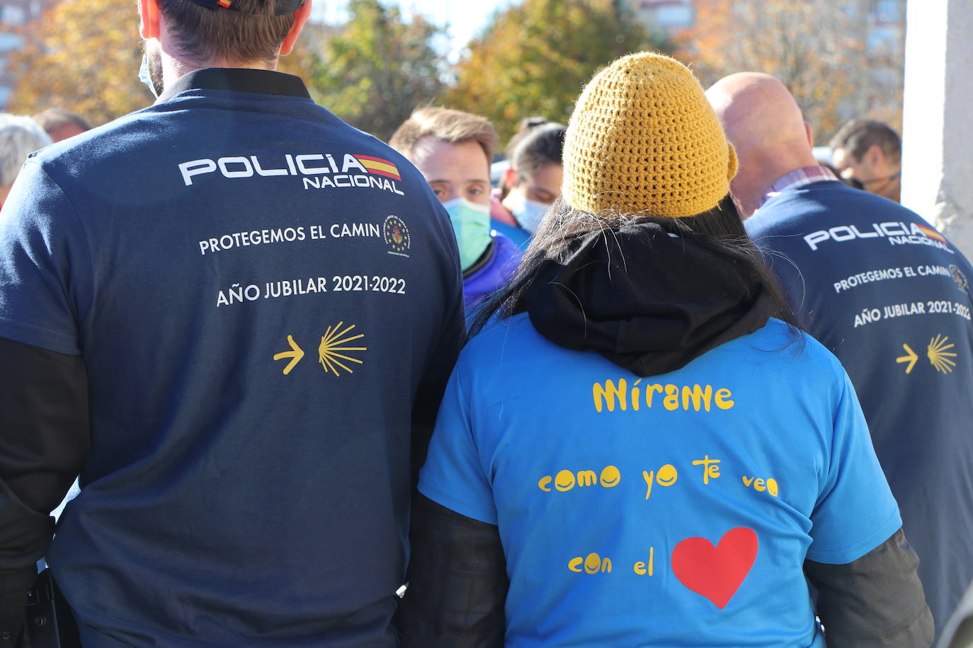Medio centenar de personas con capacidades diferentes participan en una jornada junto a la Policía Nacional para demostrar que el Camino de Santiago es accesible para todos | La delegada del Gobierno en la comunidad, Virginia Barcones, agradece a las cuatro asociaciones involucradas -Amidown León, Asprona León, Moteros Solidarios y Aderle- su papel social.