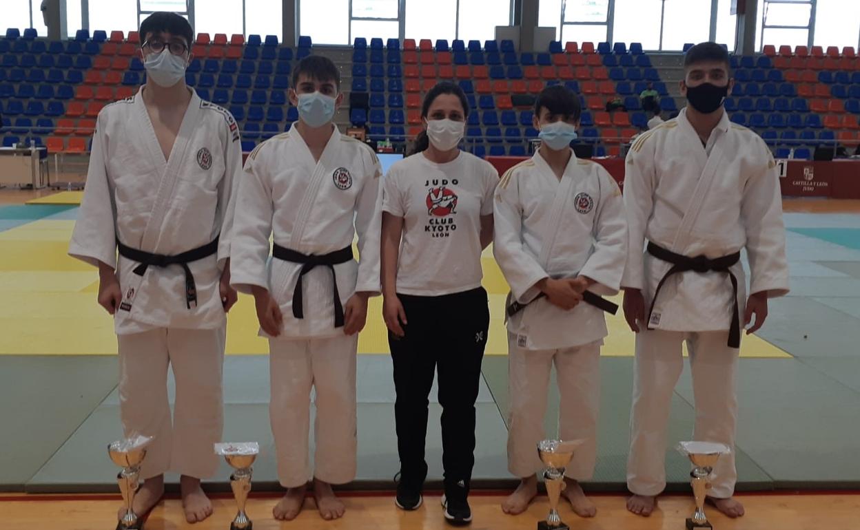 Varios de los judokas leoneses campeones en Valladolid