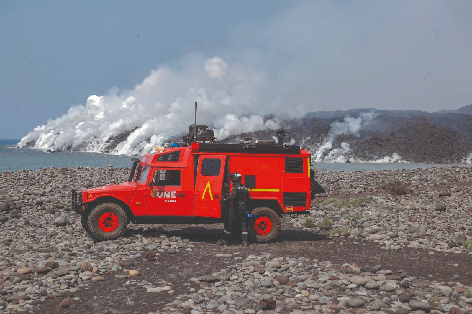 Equipo de la Ume desarrollando trabajos en la isla de Palma.