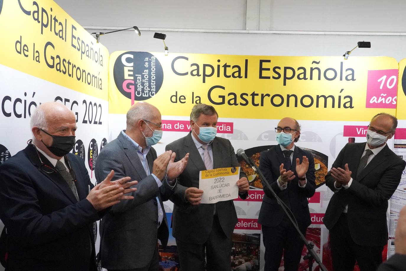 El vicepresidente, portavoz y consejero de Transparencia, Ordenación del Territorio y Acción Exterior, Francisco Igea; el alcalde de Valladolid, Óscar Puente, y el presidente de las Cortes, Luis Fuentes, participan en la inauguración de la Feria Internacional de Turismo de Interior 2021 (INTUR).Presentación de la oferta turística de Zamora a cargo de la Diputación.Presentación de la oferta turística de Soria.Presentación de la oferta turística de León.Presentación de la oferta turística de El Bierzo.