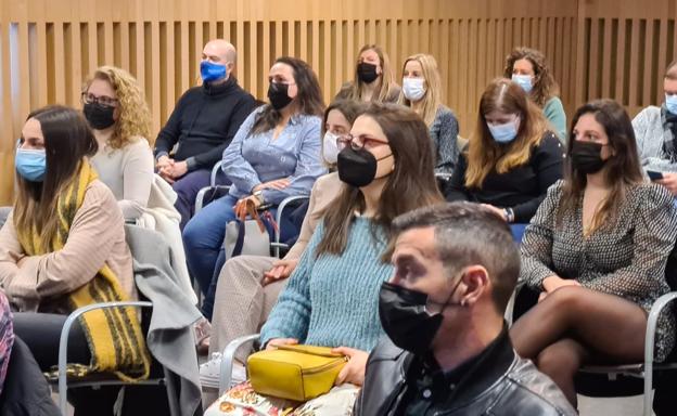 Reunión de los asociados de AJE León en la Fundación Sierra Pambley.