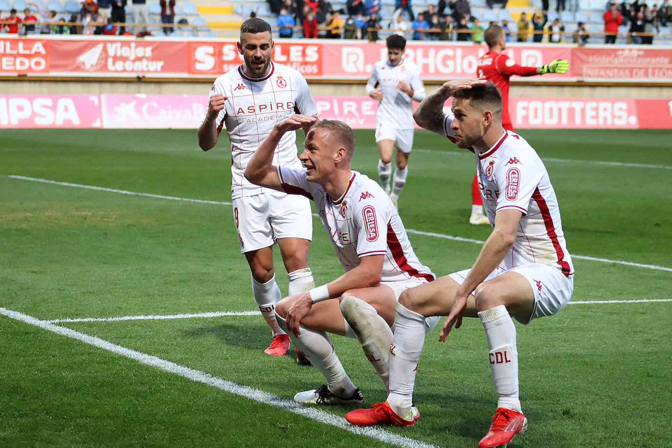 El conjunto leonés recibía en el Reino de León a los madrileños en una nueva jornada de la competición liguera.