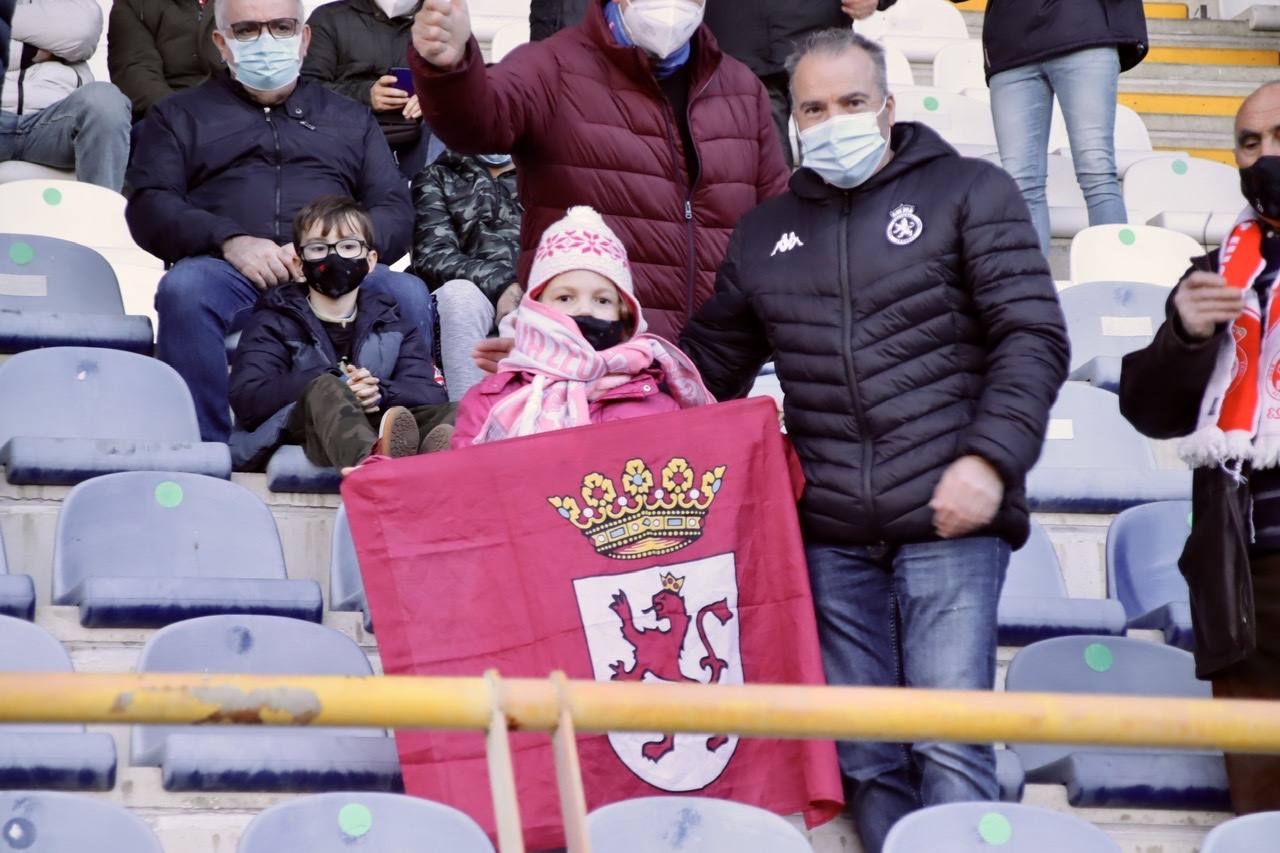 El conjunto leonés recibía en el Reino de León a los madrileños en una nueva jornada de la competición liguera.