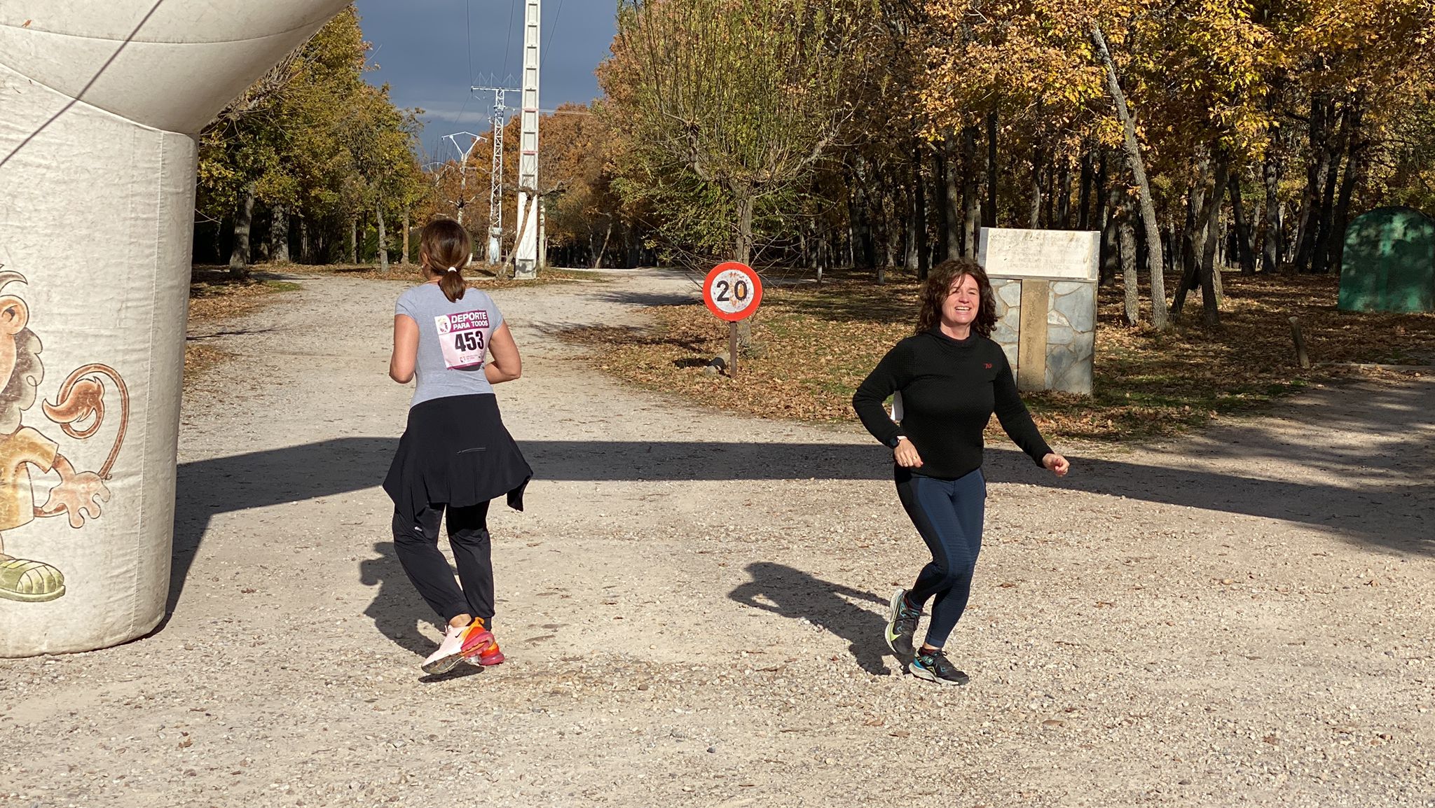 La Trail Fashion Week ha combinado deportes, música y moda en una tarde con un fin único: recaudar fondos para la investigación de la esclerosis múltiple.