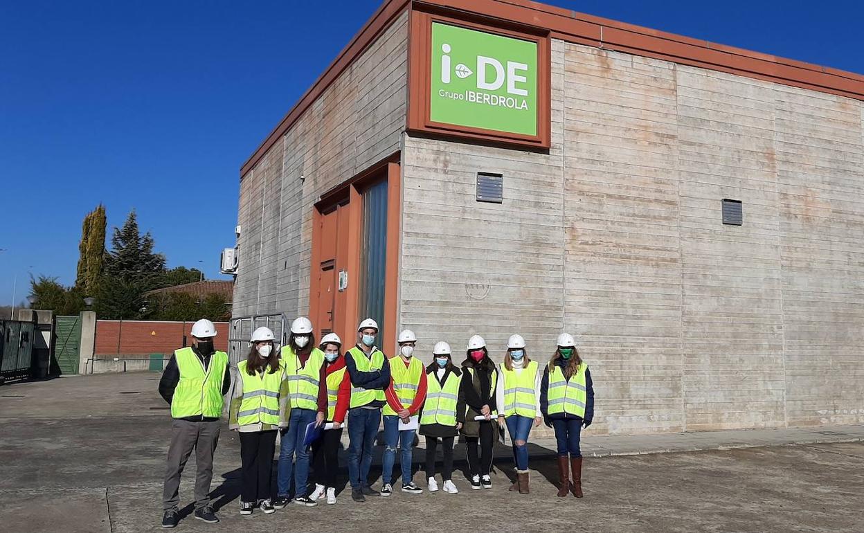 Estudiantes de la Escuela de Minas visitan la subestación transformadora de Iberdrola