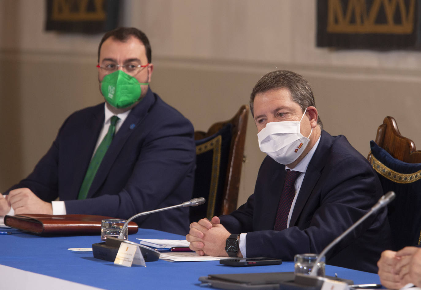 El presidente de la Junta, Alfonso Fernández Mañueco, durante su participación en el 'Foro Santiago. Camino de Consenso', encuentro institucional de las comunidades de Galicia, Castilla y León, Asturias, Cantabria, La Rioja, Aragón, Castilla-La Mancha y Extremadura.