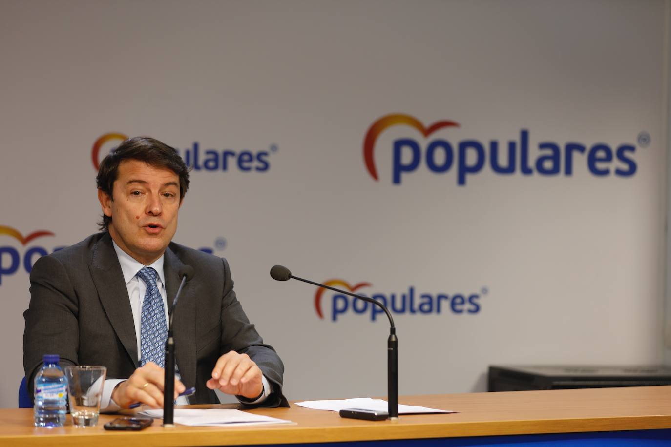 El presidente del PP de Castilla y León, Alfonso Fernández Mañueco, comparece para explicar el contenido de una reunión con los presidentes provinciales,