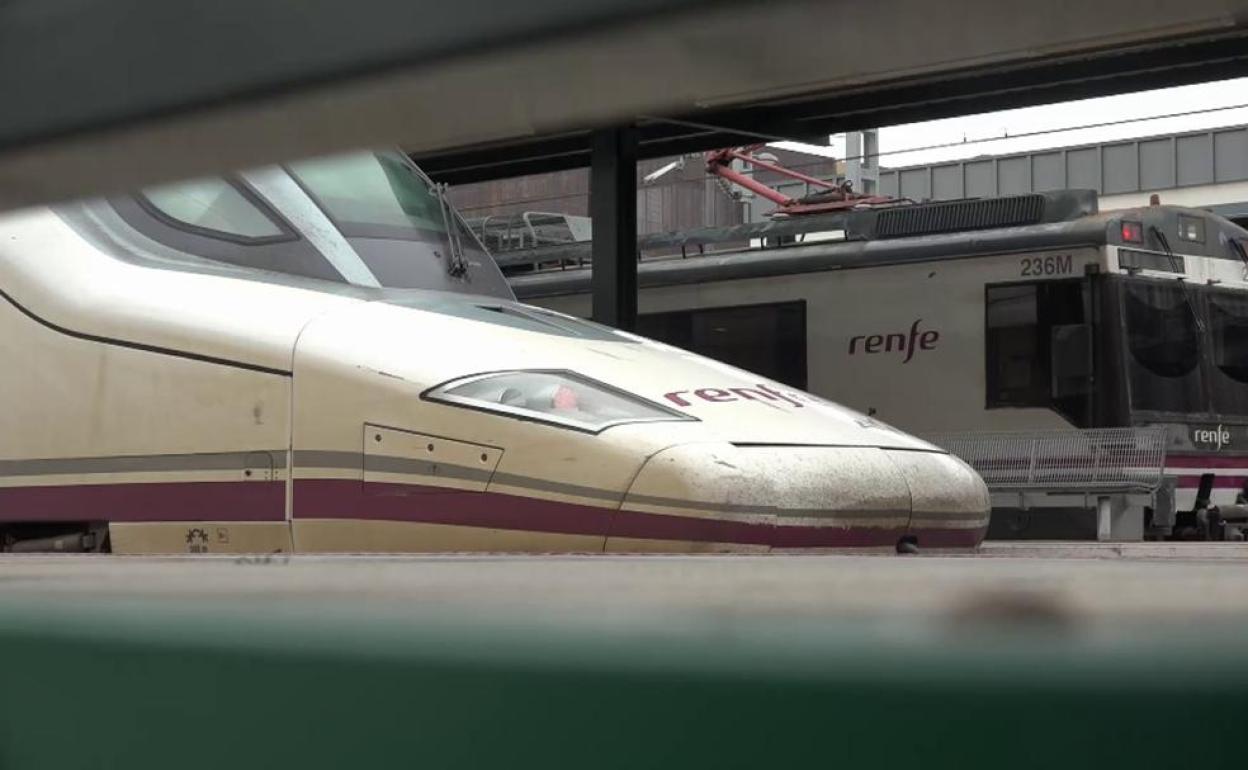 Imagen de archivo de un tren en la estación de León. 