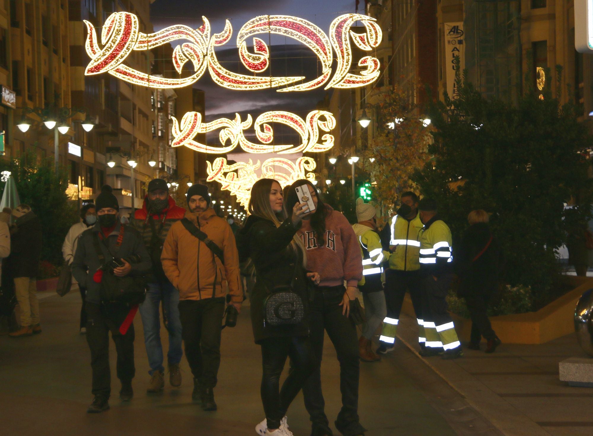 Encendido del alumbrado navideño en León.