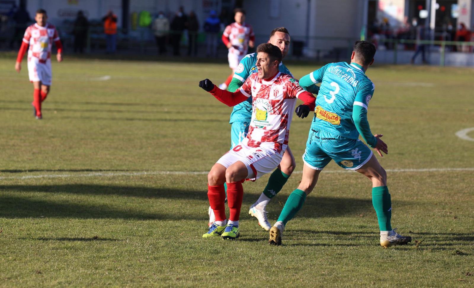 El Guijuelo sigue en racha y vence a un Atlético Astorga que no acaba de levantar el vuelo.