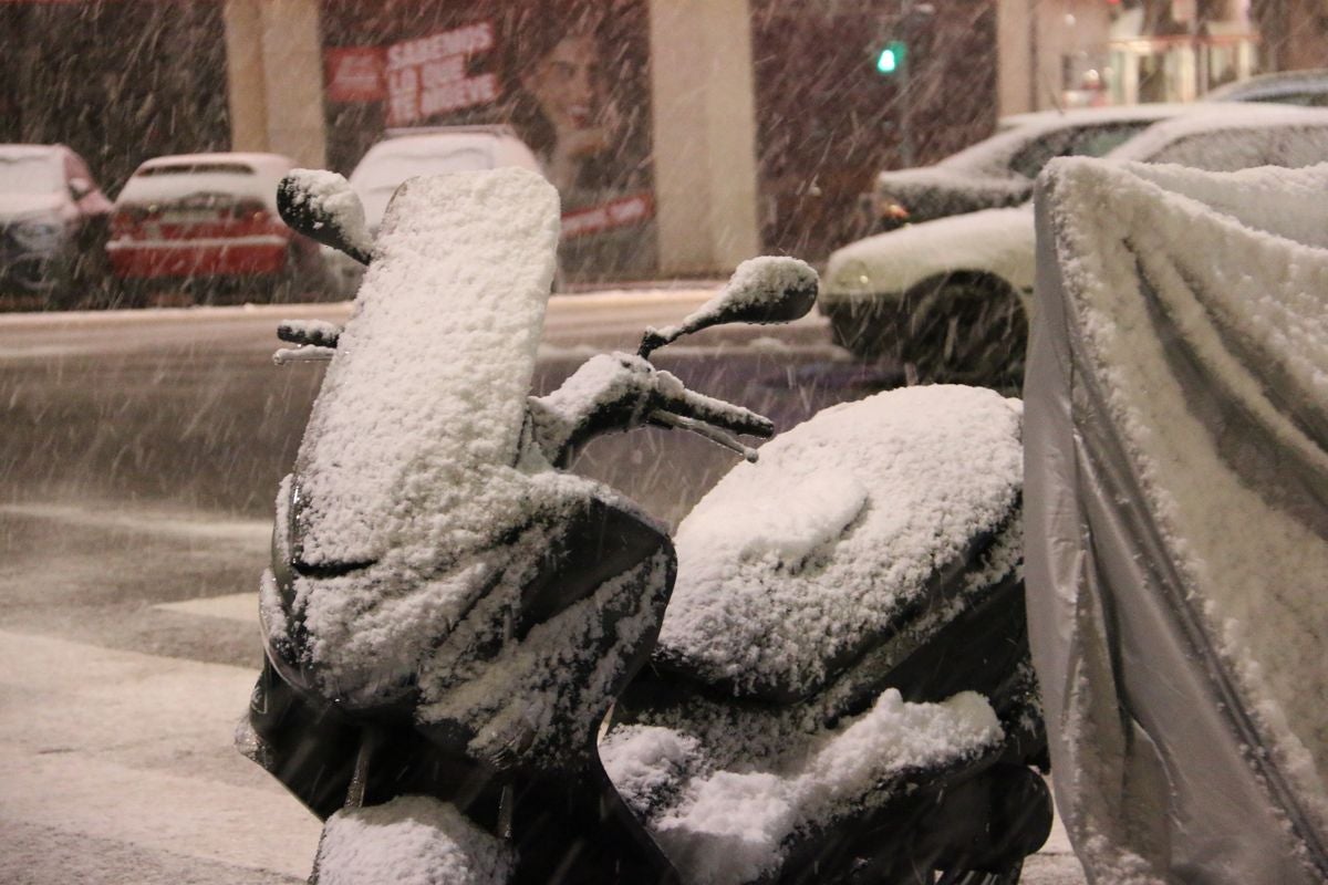 La intensa nevada en León sorprende en la capital y pone en jaque a la provincia