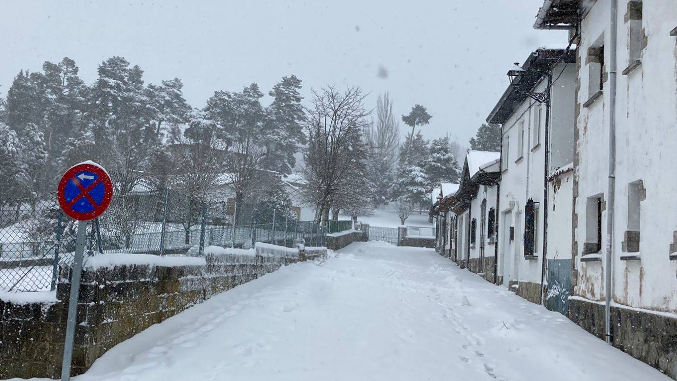 Fotos: La nieve cubre de blanco Villamanín