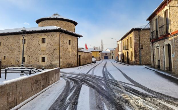 León, pendiente del temporal de nieve: cinco carreteras afectadas y la AP-66 ya en la provincia