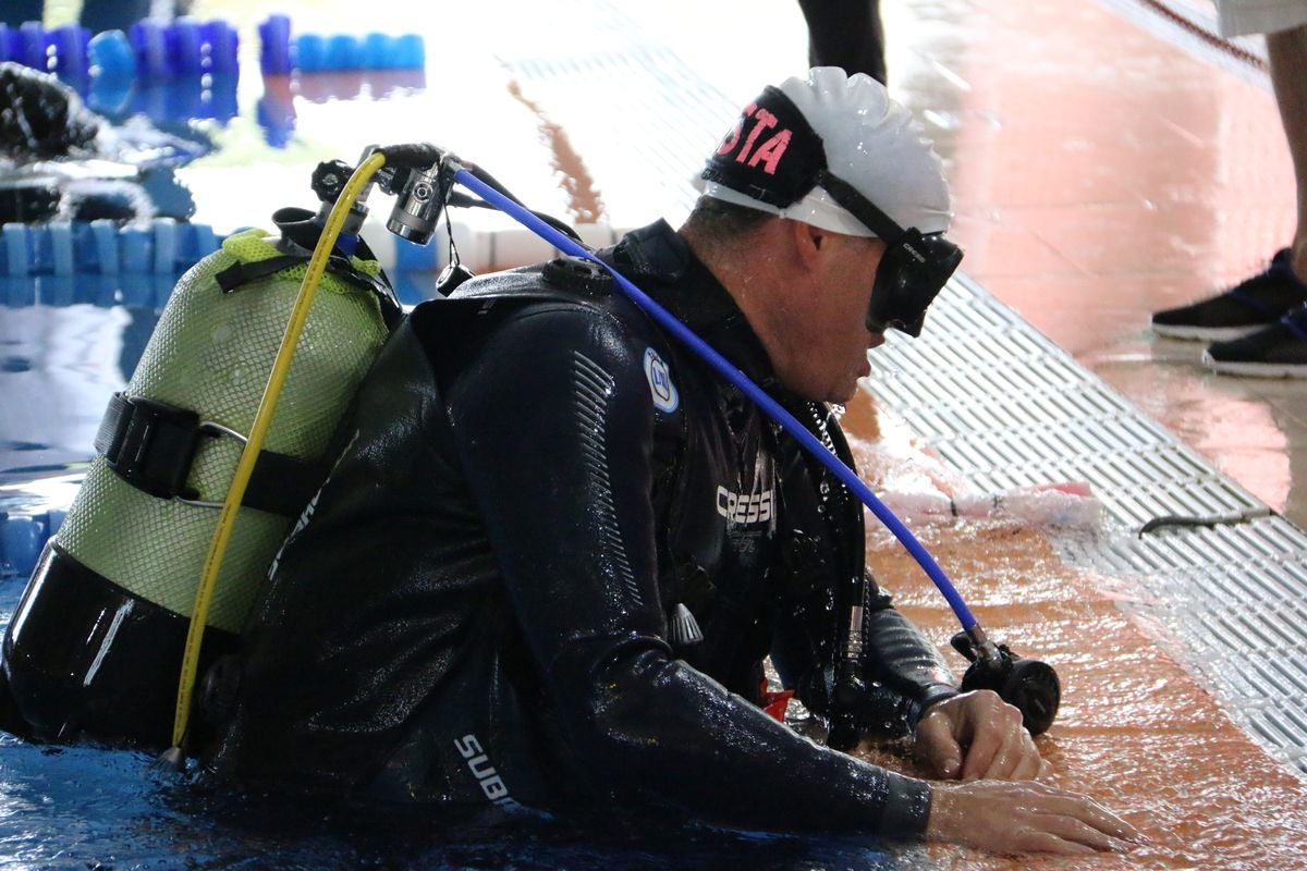 La piscina municipal de Carbajal de la Legua acoge el Campeonato de España de Buceo de Competición.