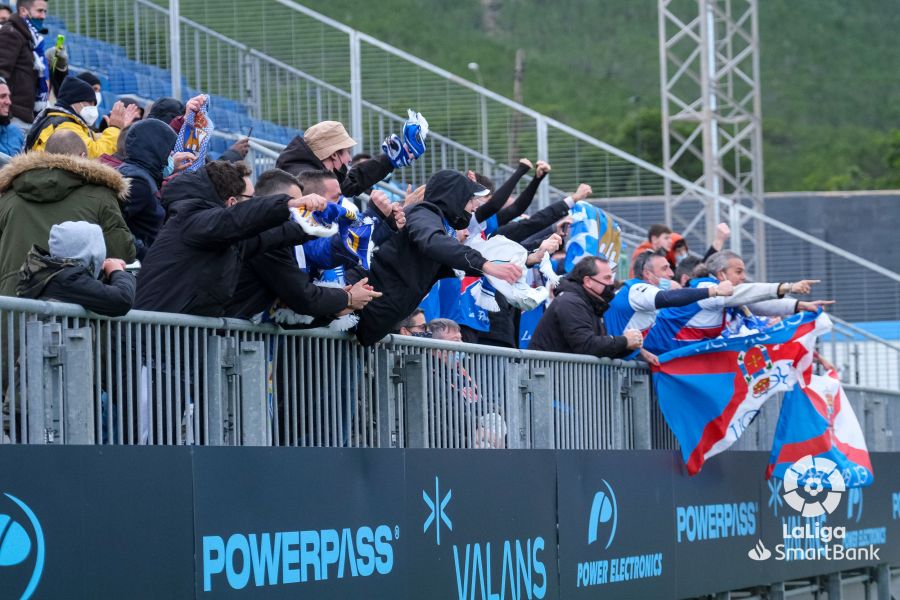 El conjunto berciano suma un nuevo triunfo a domicilio tras superar al Ibiza (0-1)