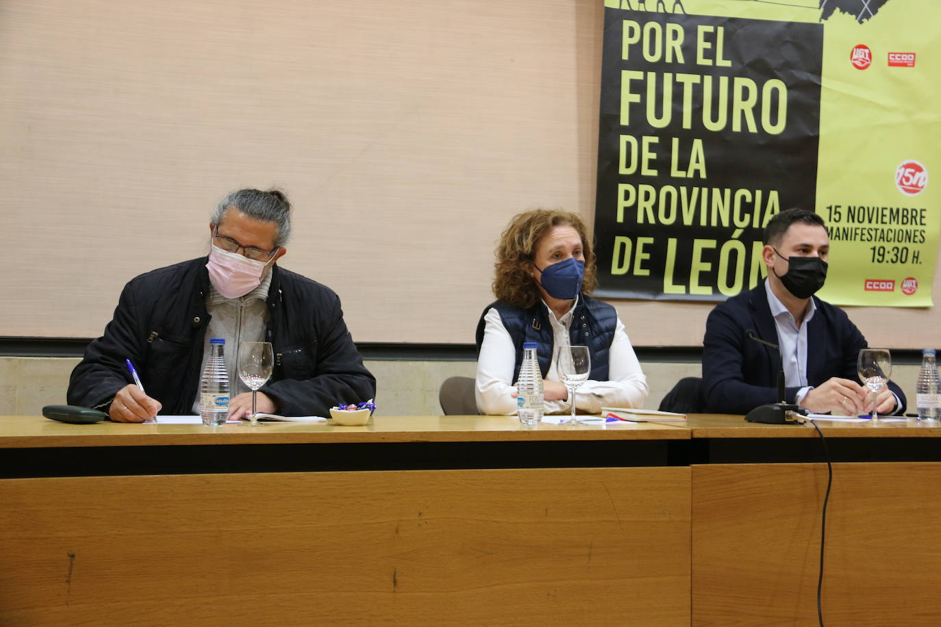 Representantes de Psoe, PP, Cs, Podemos y UPL participan en una mesa de debate organziada por CCOO y UGT con el compromiso de «cumplir lo pactado» | Las culpas del «parón» de la Mesa se reparten y sindicatos amenazan con movilizaciones en caso de no poner una pronta solución.