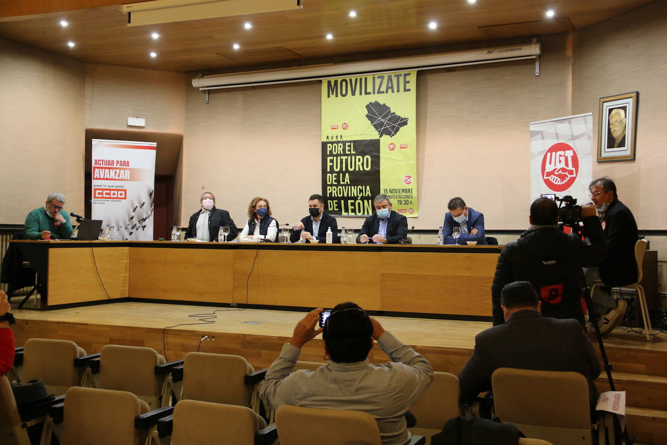 Representantes de Psoe, PP, Cs, Podemos y UPL participan en una mesa de debate organziada por CCOO y UGT con el compromiso de «cumplir lo pactado» | Las culpas del «parón» de la Mesa se reparten y sindicatos amenazan con movilizaciones en caso de no poner una pronta solución.