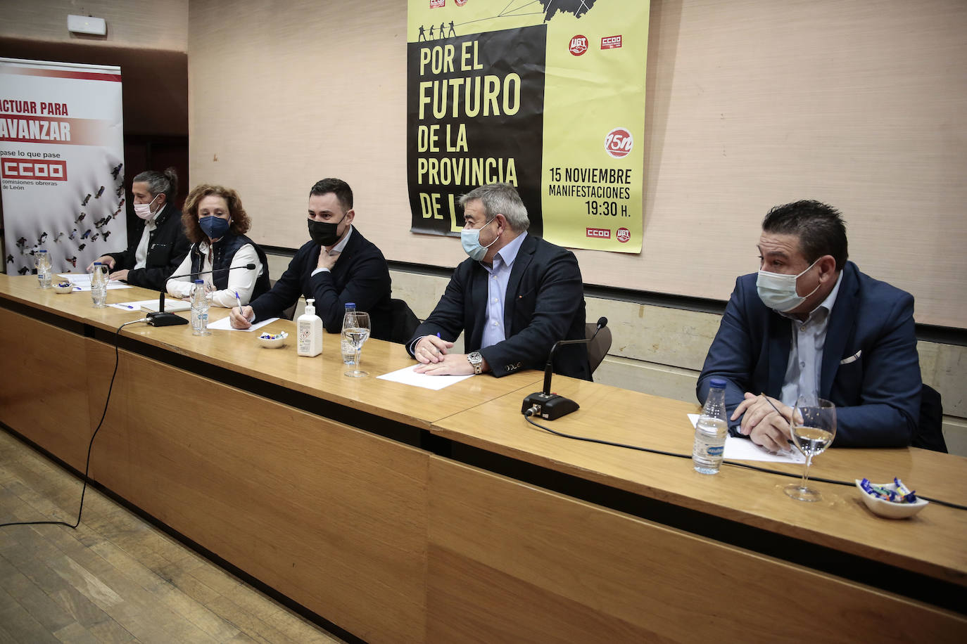 Representantes de Psoe, PP, Cs, Podemos y UPL participan en una mesa de debate organziada por CCOO y UGT con el compromiso de «cumplir lo pactado» | Las culpas del «parón» de la Mesa se reparten y sindicatos amenazan con movilizaciones en caso de no poner una pronta solución.