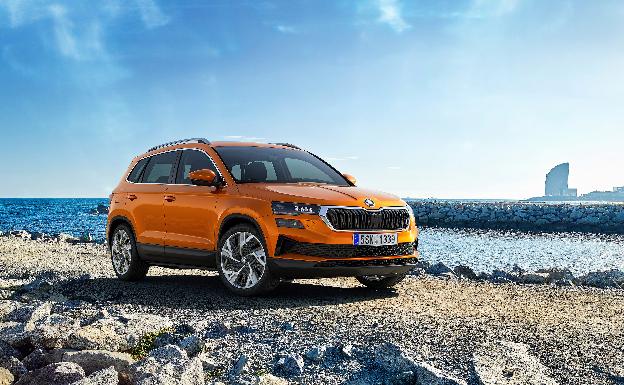 Más llamativo y confortable: Skoda actualiza el Karoq