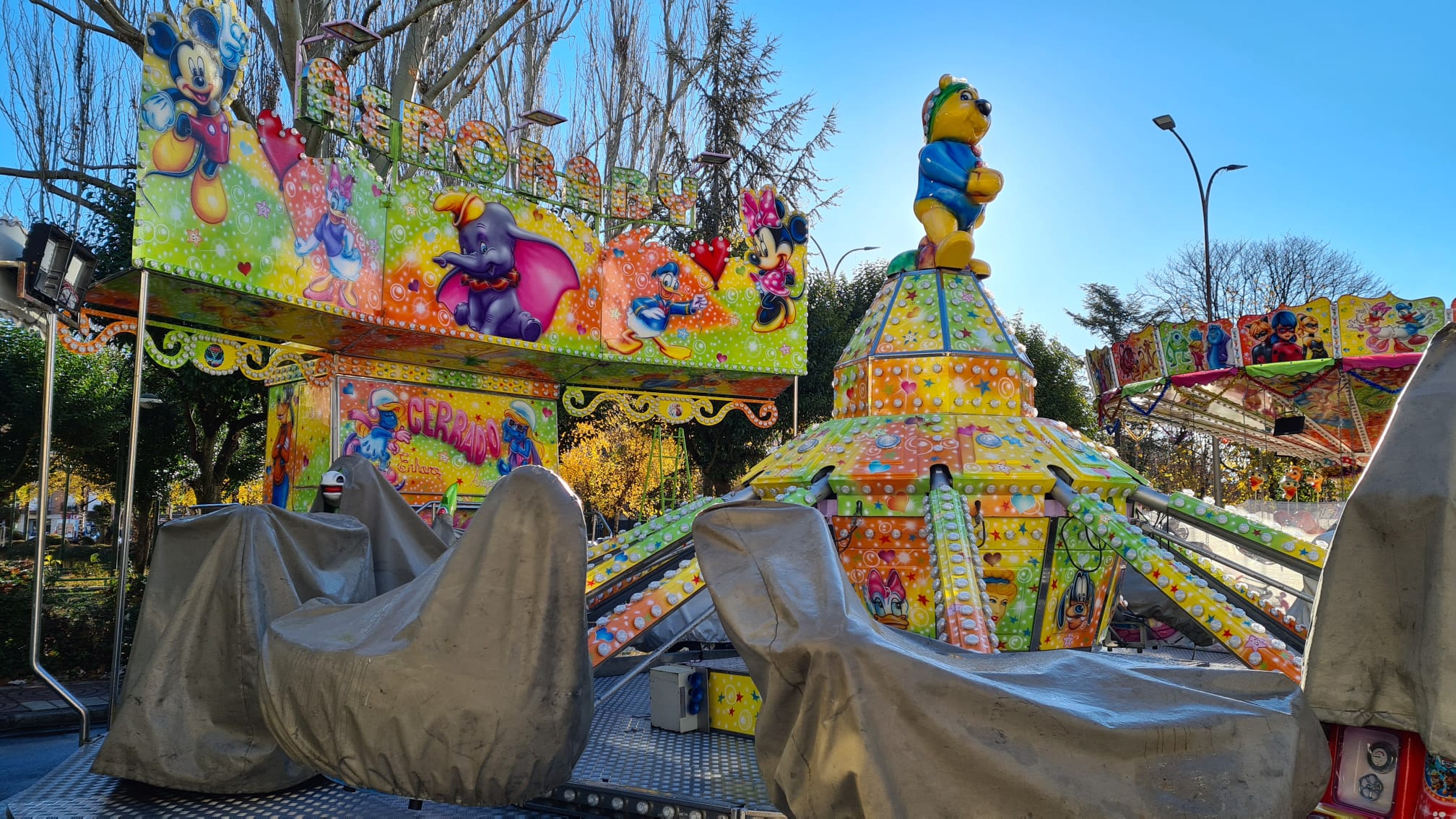 Las atracciones mecánicas infantiles tomarán las calles de León durante la Navidad | Desde este 3 de diciembre y hasta el 9 de enero los más pequeños podrán disfrutar de dieciséis puestos de feria ubicados en siete localizaciones de la ciudad.