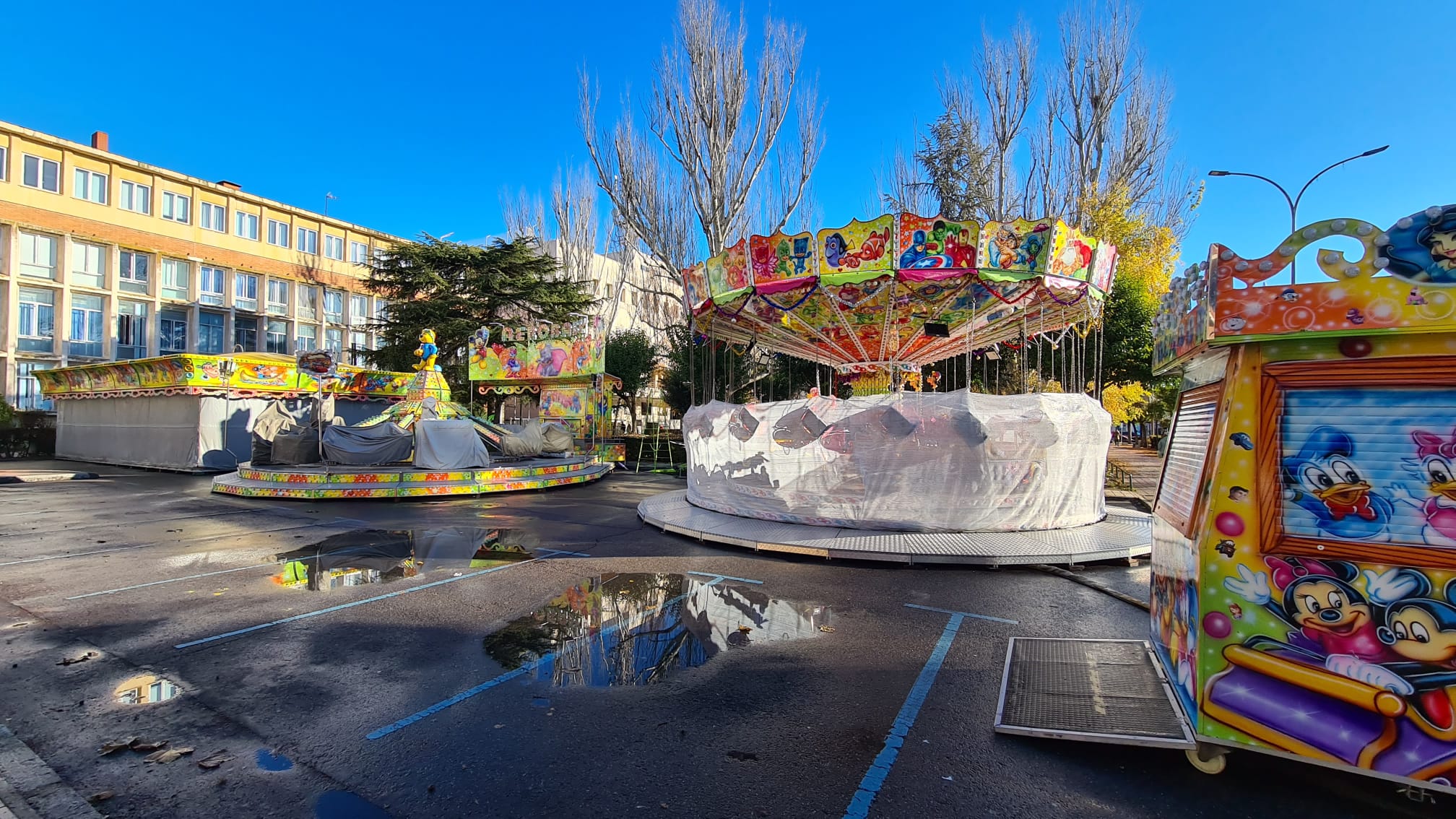 Las atracciones mecánicas infantiles tomarán las calles de León durante la Navidad | Desde este 3 de diciembre y hasta el 9 de enero los más pequeños podrán disfrutar de dieciséis puestos de feria ubicados en siete localizaciones de la ciudad.