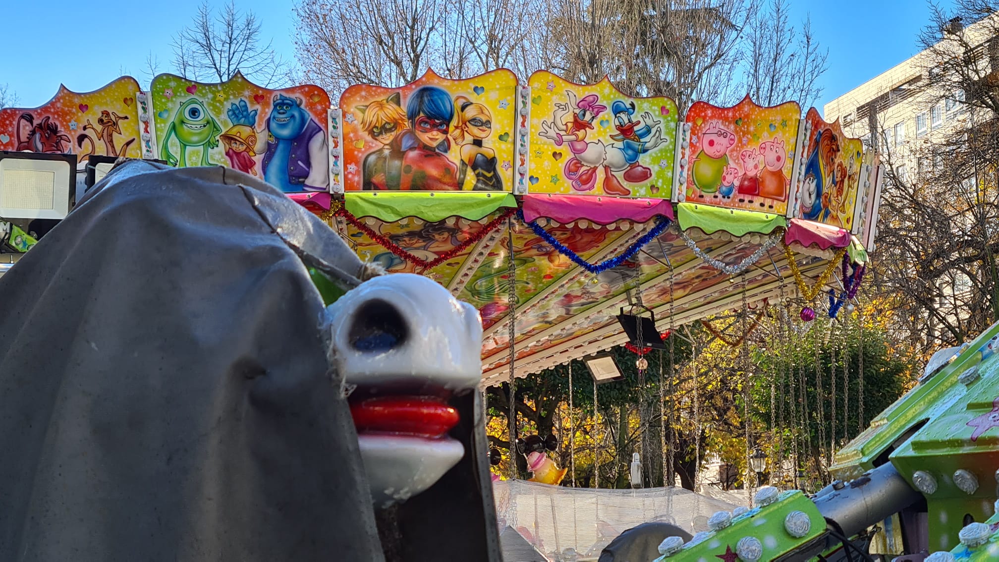 Las atracciones mecánicas infantiles tomarán las calles de León durante la Navidad | Desde este 3 de diciembre y hasta el 9 de enero los más pequeños podrán disfrutar de dieciséis puestos de feria ubicados en siete localizaciones de la ciudad.