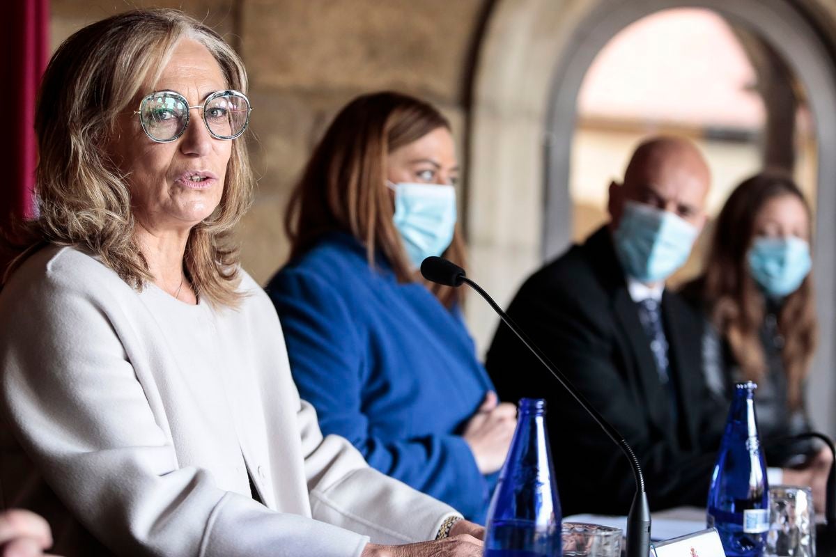 El cláustro de San Marcos acoge el acto conmemorativo de la fundación de la Carta Magna.