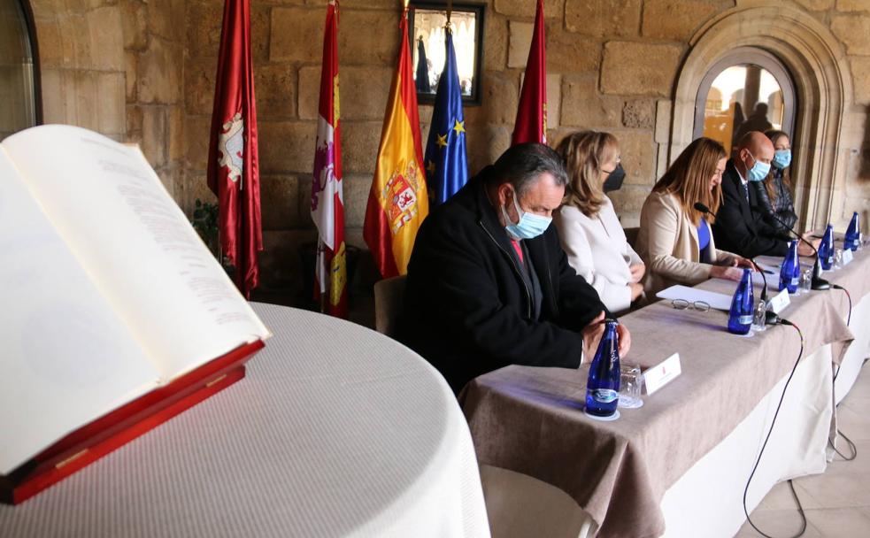 La Constitución Española celebra en el claustro de San Marcos su 43 aniversario fundacional con una ponencia de la fiscal en el Tribunal Supremo Lourdes Rodríguez Rey..