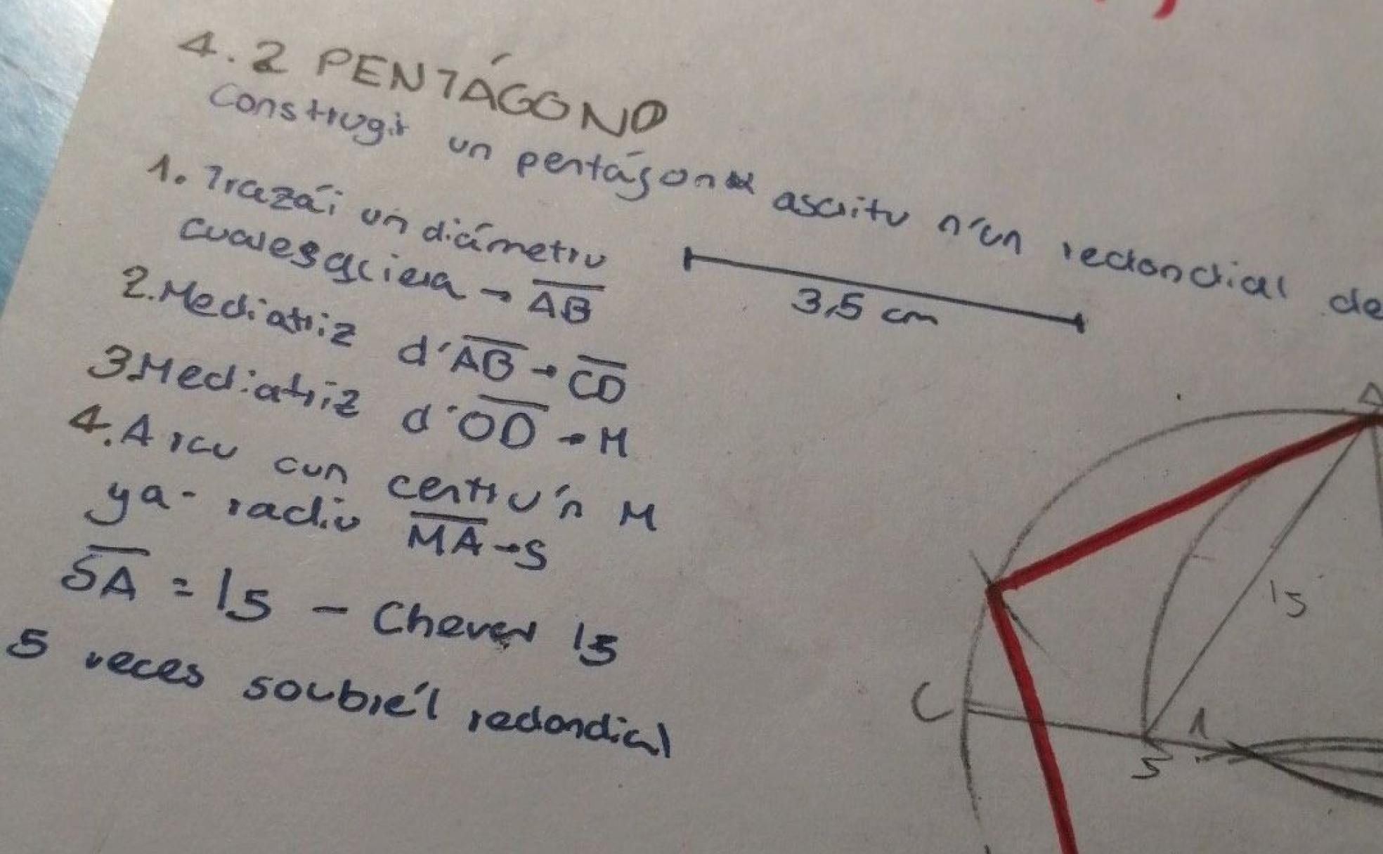 Apuntes tomados por Carlos en llionés. Su profesora se los ha hecho repetir al entender, en la entrega trimestral, que «no se comprendían». 