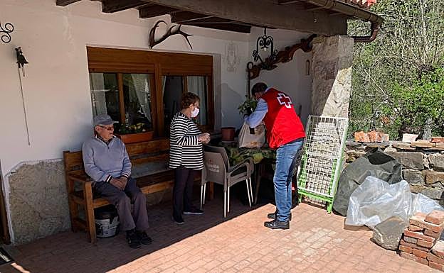 Voluntarios de Cruz Roja en el mundo rural.