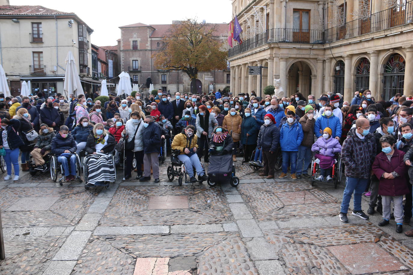 Con motivo del Día Internacional de las Personas con Discapacidad celebrado este 3 de diciembre, San Marcelo se ha llenado de asociaciones en una emotiva lectura de poemas