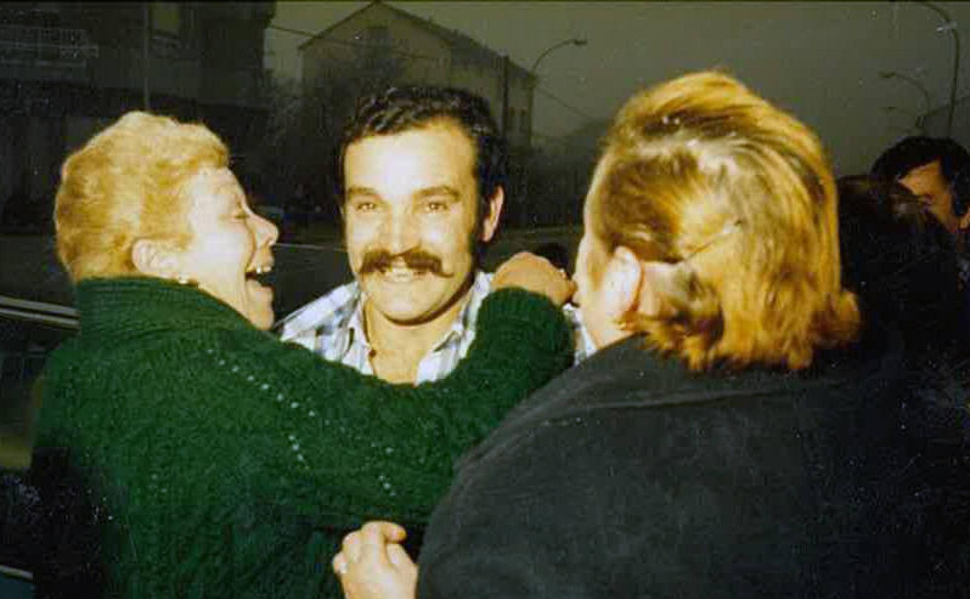 Recibimiento al alcalde de Cacabelos, José Luis Prada, tras su salida de prisión el 4 de diciembre de 1981.