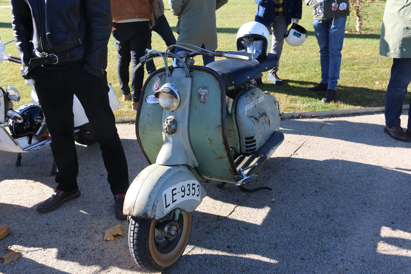 Los Scooter Run es la cita para medio centenar de motos en la mañana de este sábado