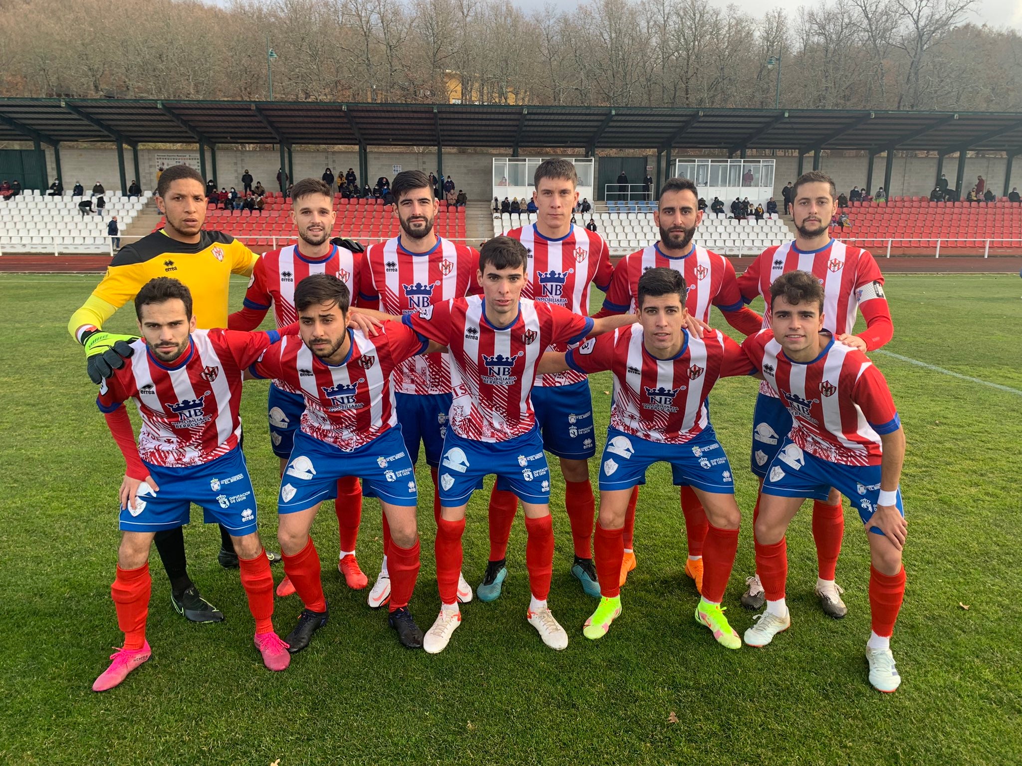 El conjunto berciano desperdició dos goles de renta y suma un empate ante el Atlético Tordesillas.