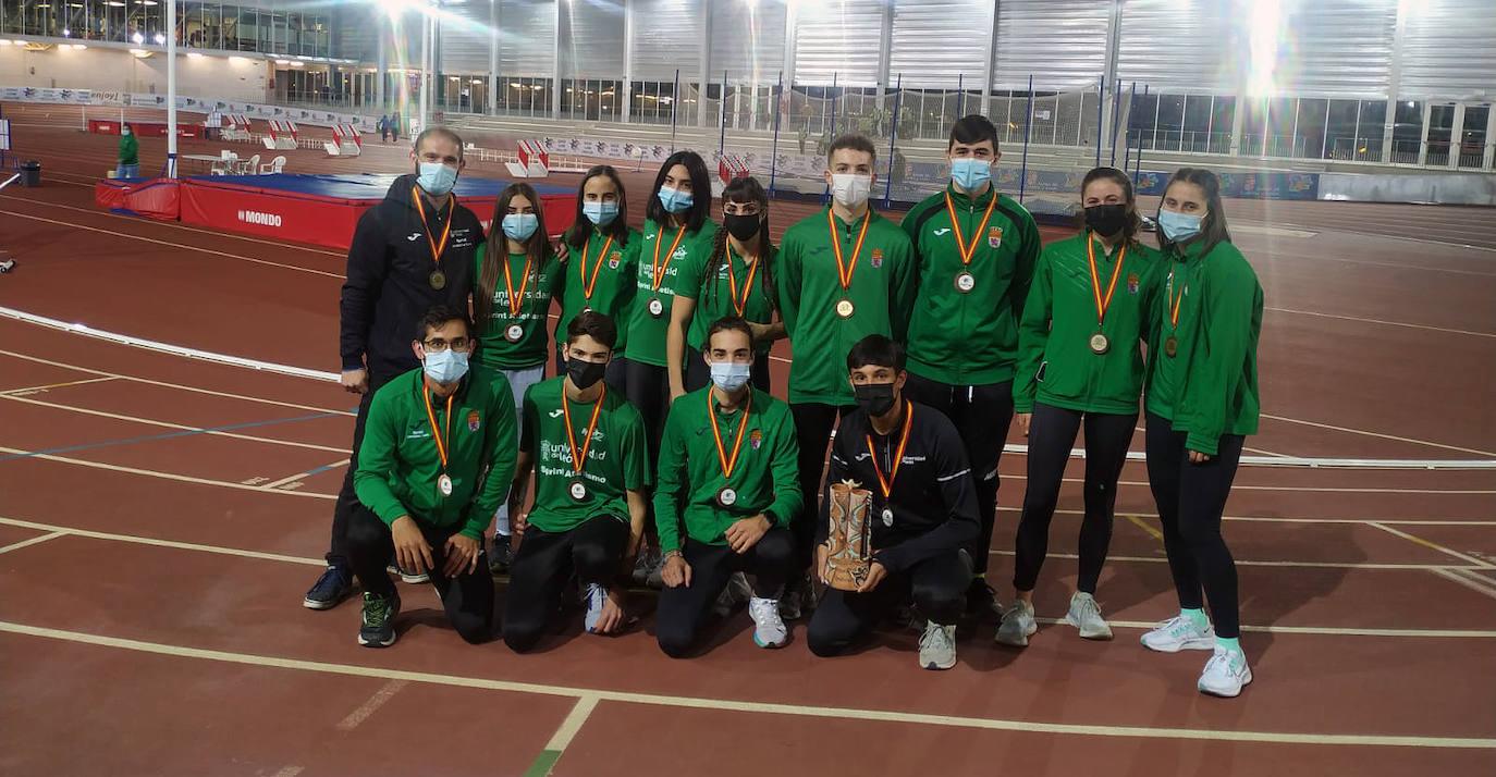 El Universidad de León Sprint suma un tercer puesto en el Campeonato de Clubes Mixtos de Castilla y León.