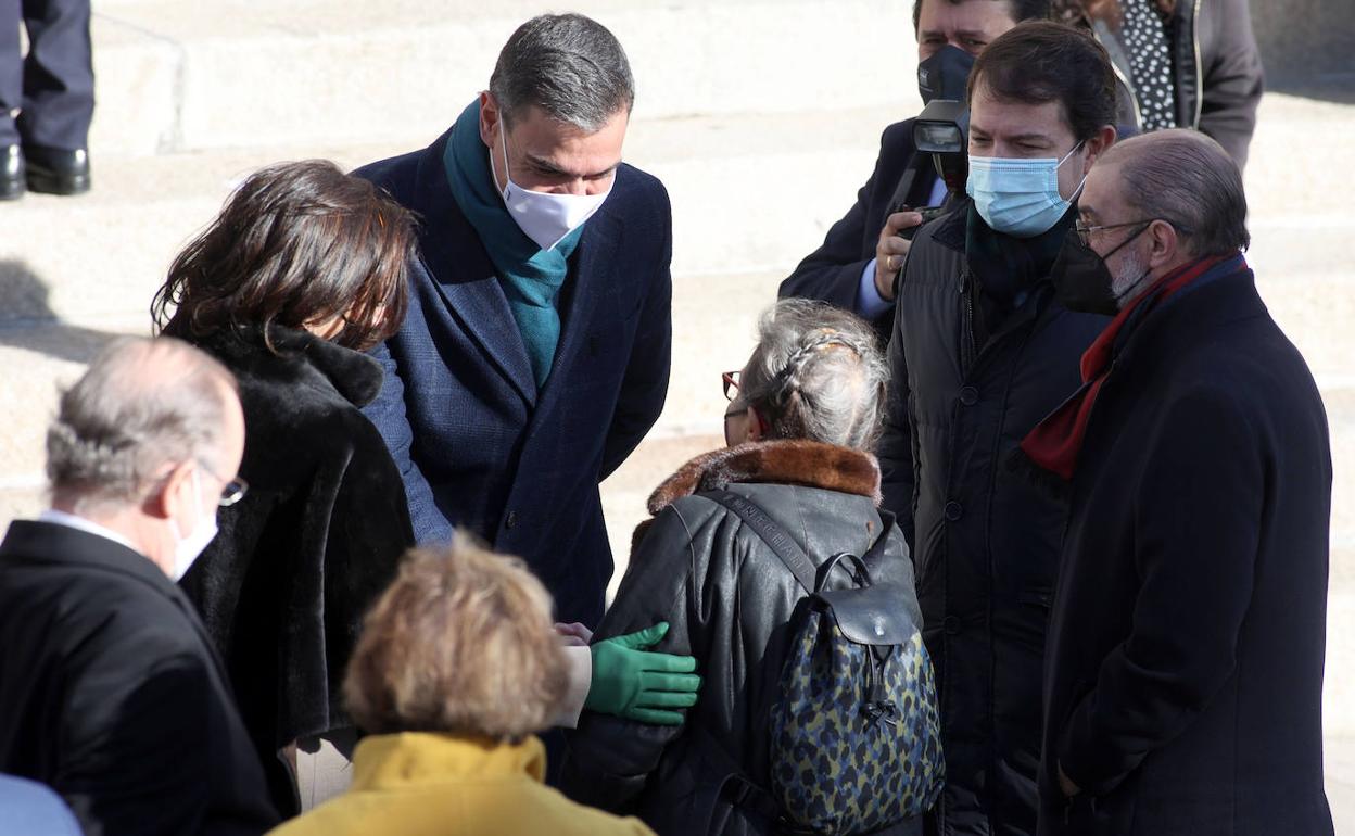 Alfonso Fernández Mañueco junto al presidente del Gobierno, Pedro Sánchez.