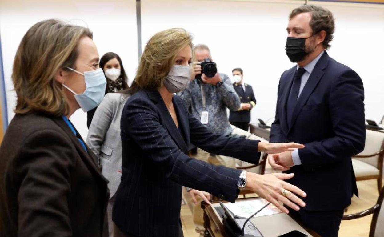 María Dolores de Cospedal, a su llegada a la Comisión 'Kitchen' del Congreso, este jueves.